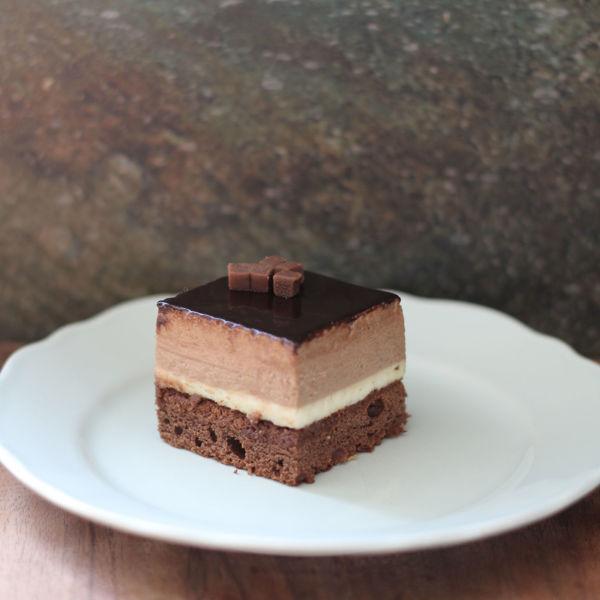 Afbeelding van triple chocolate petite four formaat